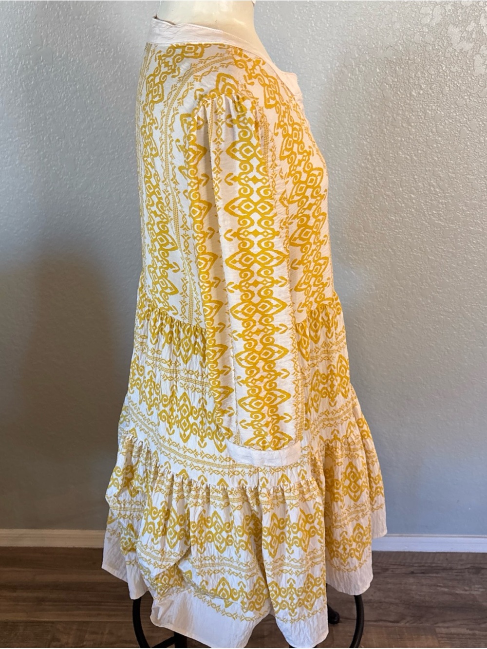 Yellow Patterned Tiered Midi Dress with V-Notch Neck - Picture 3 of 10